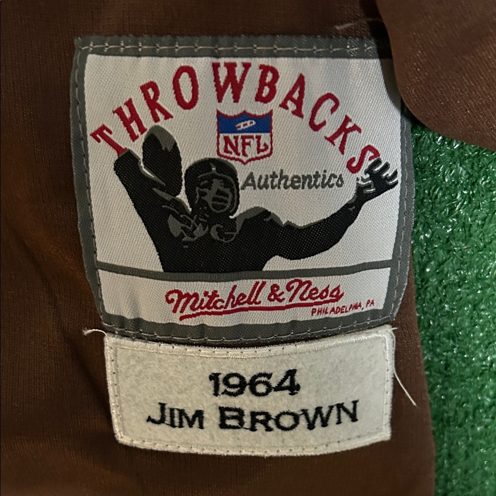 Jim Brown NFL throwback Jersey Cleveland browns! Size 52 Mitchell & Ness - Picture 11 of 13
